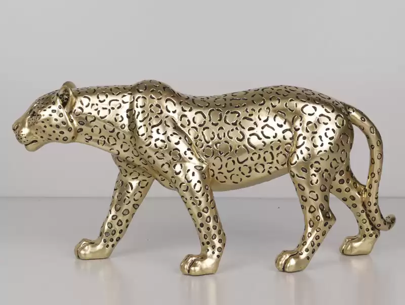 Leopard berdiri yang dilukis dengan tangan