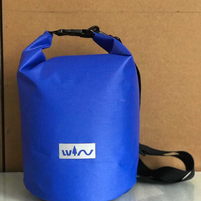 Tas kering yang dibuat dengan mesin las, tidak ada jahit, dan tahan air