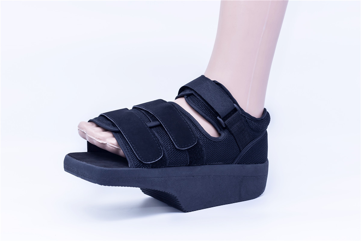 Offloading Post-Op Ortho Wedge Boot Shoes Untuk Ulkus Kaki Diabetes dengan Pakaian Air Mesh