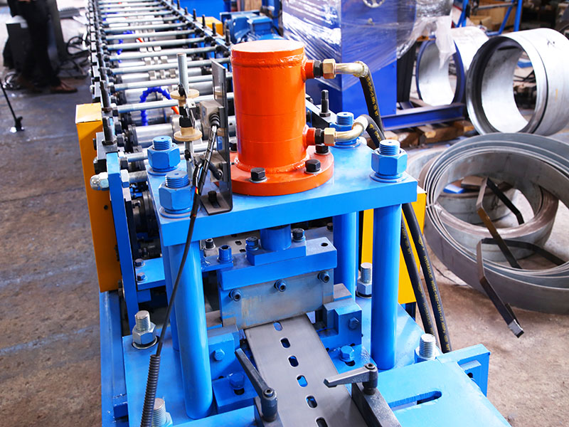 Mesin Roll Forming Braket Pemasangan Panel Surya